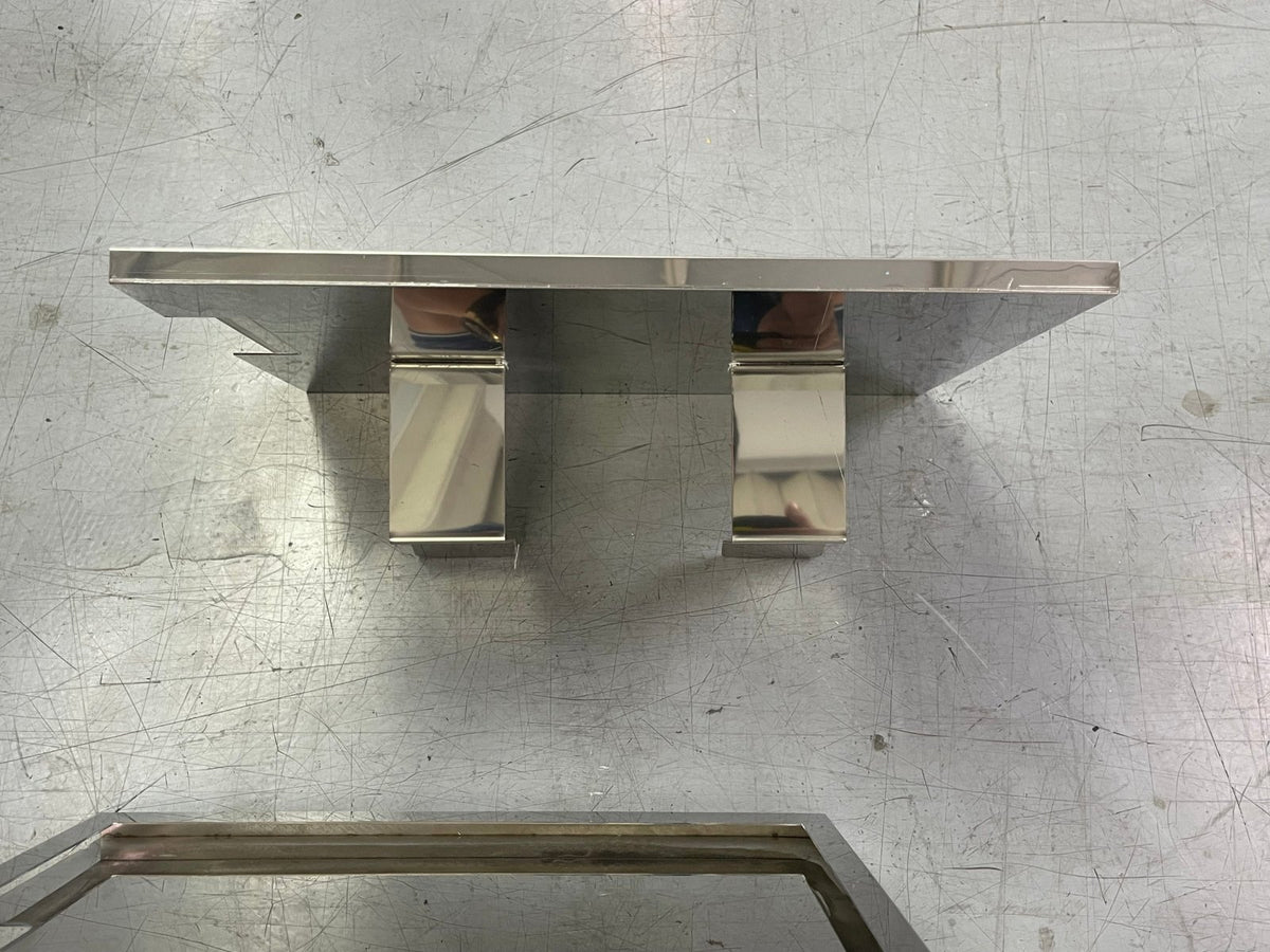 กรอบสแตนเลส กรอบป้ายสอดสแตนเลส แข็งแรง ทนทาน เหมาะสำหรับอาคารสำนักงานและโครงการ