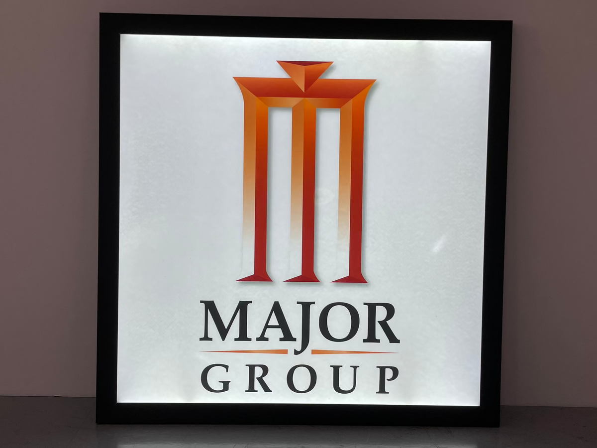 ป้ายไฟ LED Slim Lightbox ป้ายกรอบไฟแบบบาง ดีไซน์ทันสมัย สว่างคมชัด เหมาะสำหรับป้ายโฆษณา หน้าร้าน และงานโปรโมชัน