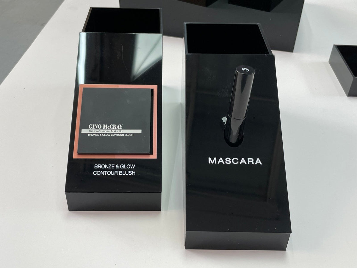 Shelf Display แท่นวางสินค้า แท่นวางเครื่องสำอาง ดีไซน์สวย เหมาะสำหรับโชว์สินค้าในร้านและงานโปรโมชัน