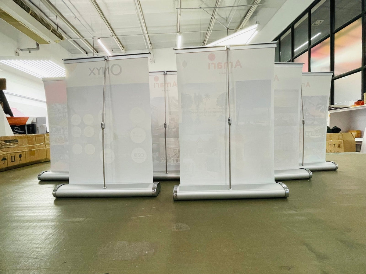 Mini Roll Up โรลอัพขนาดเล็ก น้ำหนักเบา ติดตั้งง่าย เหมาะสำหรับโปรโมชัน ร้านค้า และบูธแสดงสินค้า