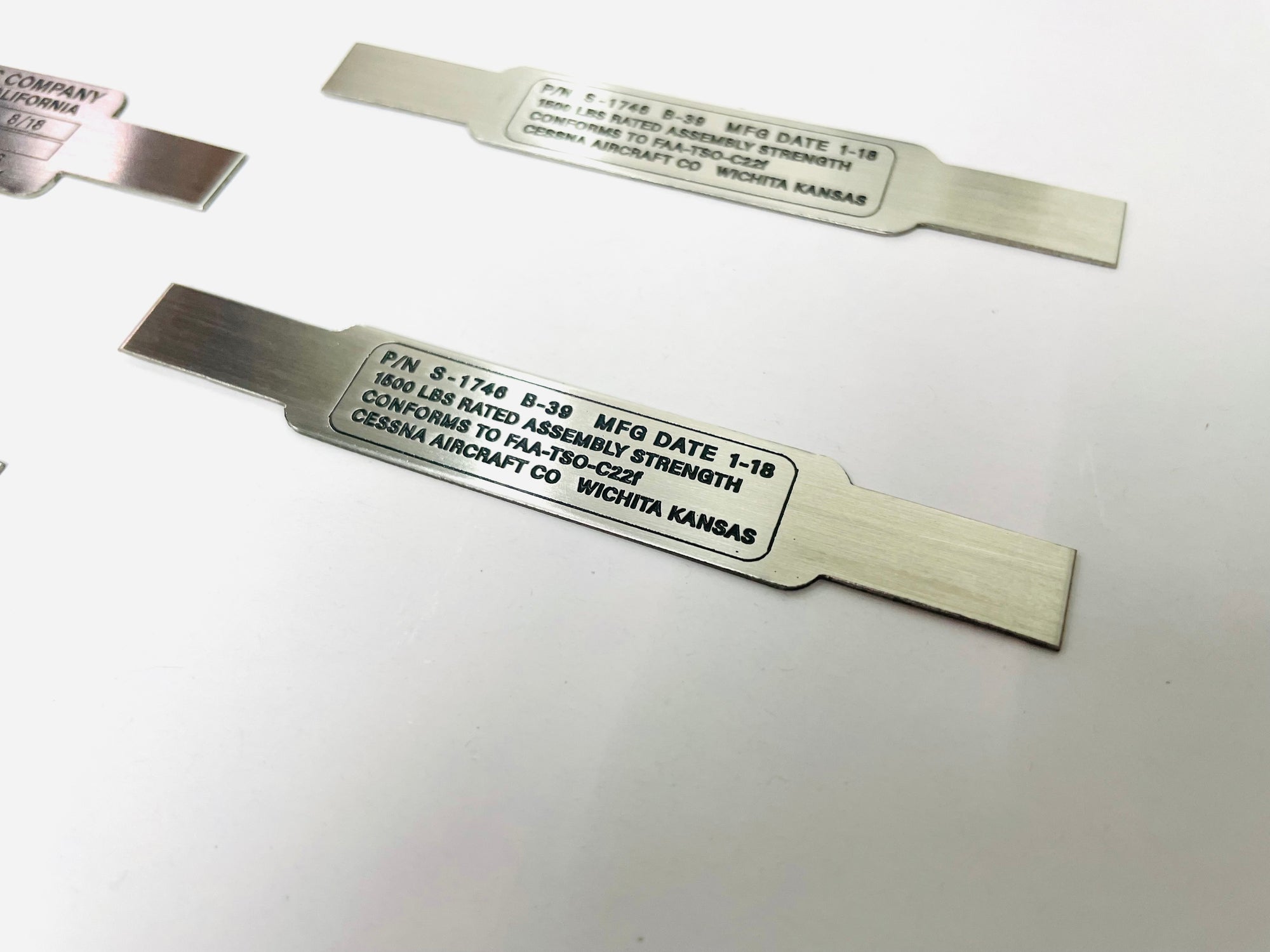 ป้ายสแตนเลสกัดกรด โลโก้บริษัท Etched Metal Sign ป้ายกัดกรดสแตนเลส SS304 ป้ายชื่อบริษัทสแตนเลส กัดกรดลงสี