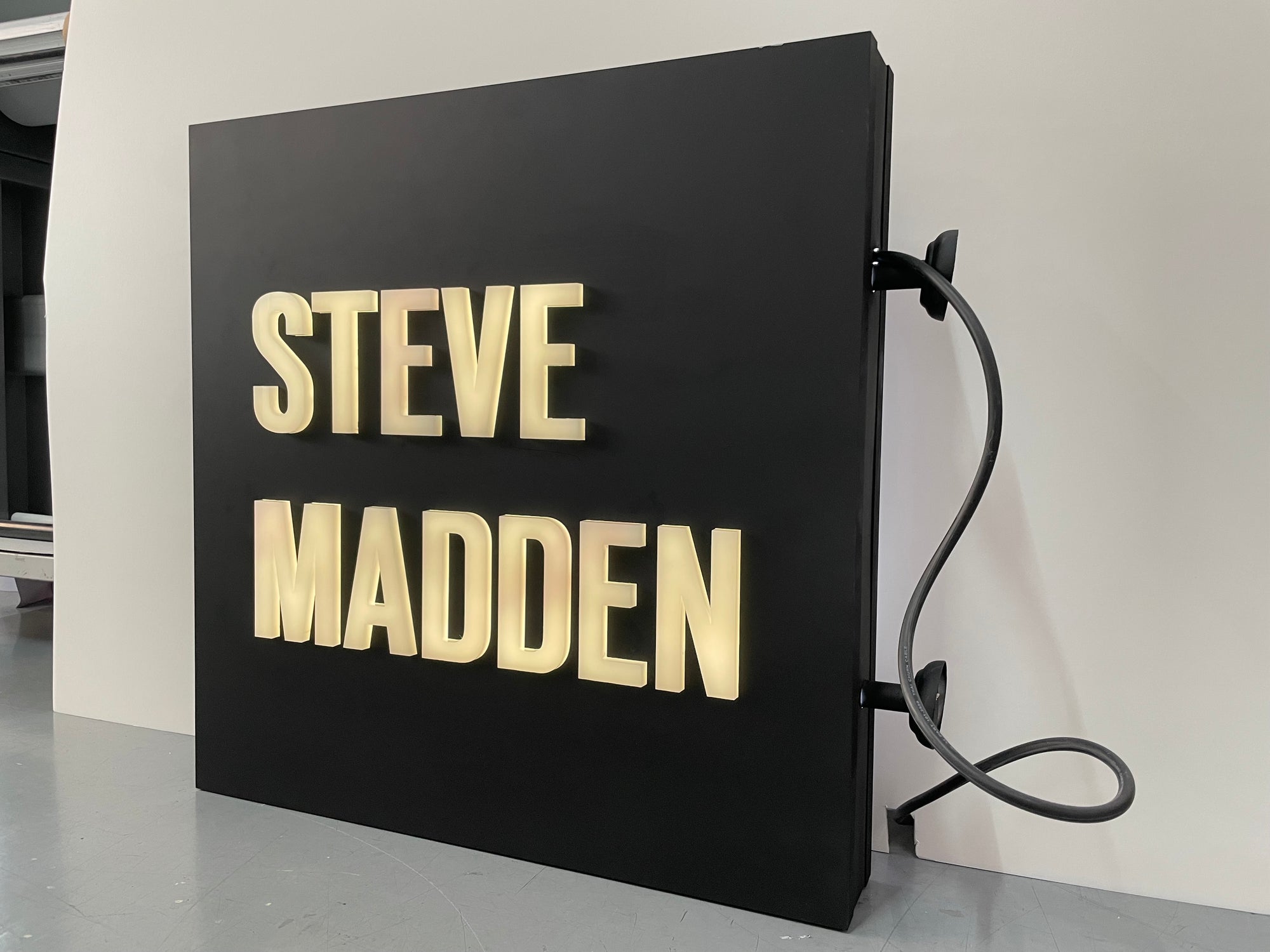 ป้ายกล่องไฟสี่เหลี่ยม กล่องไฟไวนิล ป้ายกล่องไฟบริษัท กล่องไฟโลโก้ ป้ายกล่องไฟสี่เหลี่ยม กล่องไฟไวนิล ป้ายกล่องไฟบริษัท กล่องไฟโลโก้ ตู้ไฟ