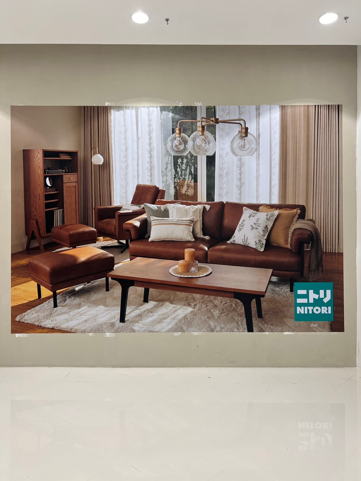 สติ๊กเกอร์ติดผนังห้อง และผนังปูน Wall Sticker พิมพ์ลายคมชัด ติดตั้งง่าย เหมาะสำหรับตกแต่งบ้าน ร้านค้า และออฟฟิศ