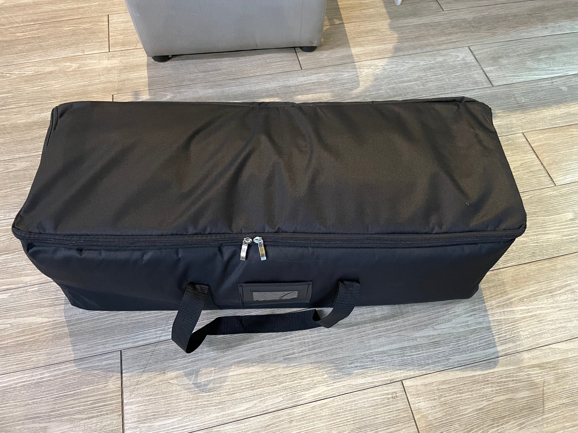 กระเป๋าเก็บ แบคดรอปผ้า ออกบูธ สำเร็จรูป - Octopus Media Solutions