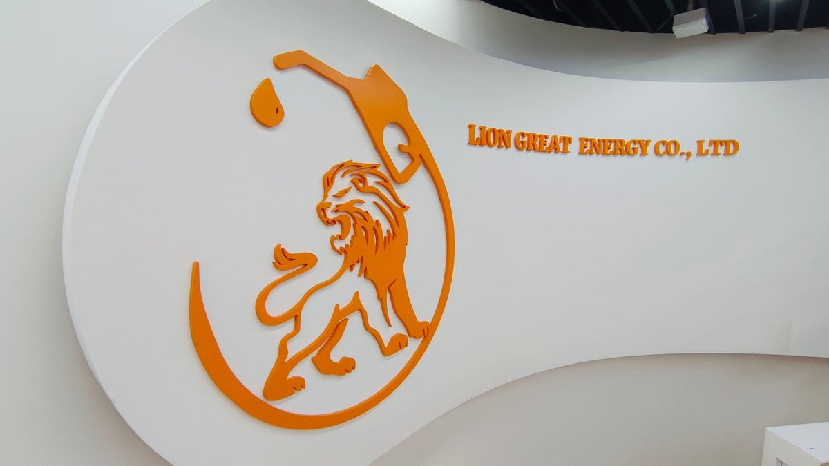 ป้ายไดคัทอะคริลิค ตัวนูน พิมพ์คมชัด ดีไซน์สวยหรู แข็งแรงทนทาน เหมาะสำหรับป้ายบริษัท ป้ายร้านค้า และงานตกแต่งอาคาร