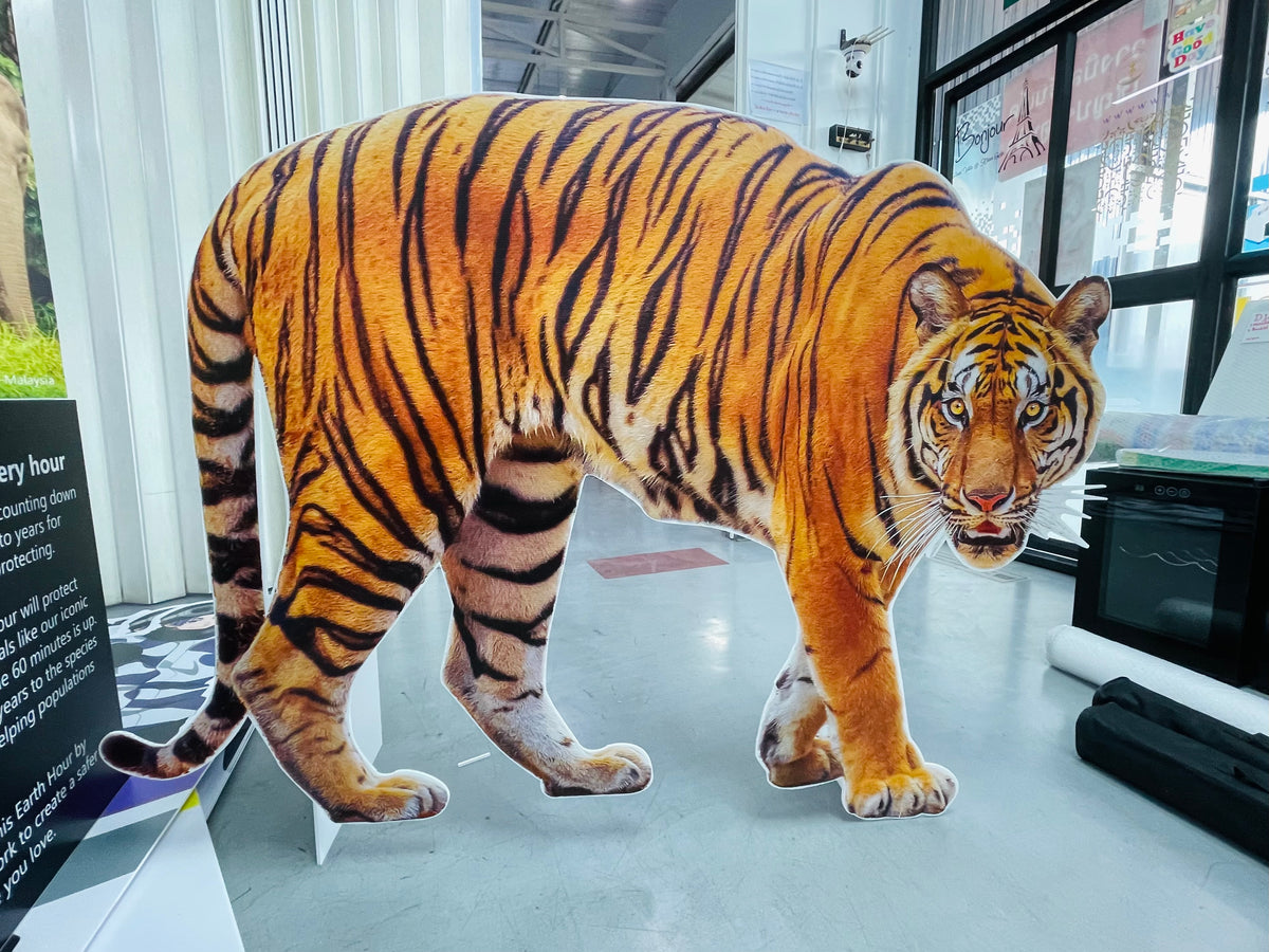 สแตนดี้ไดคัท Standee Die-Cut พิมพ์คมชัด น้ำหนักเบา ไดคัทตามแบบ เหมาะสำหรับงานอีเวนต์ โปรโมชัน และป้ายโฆษณา