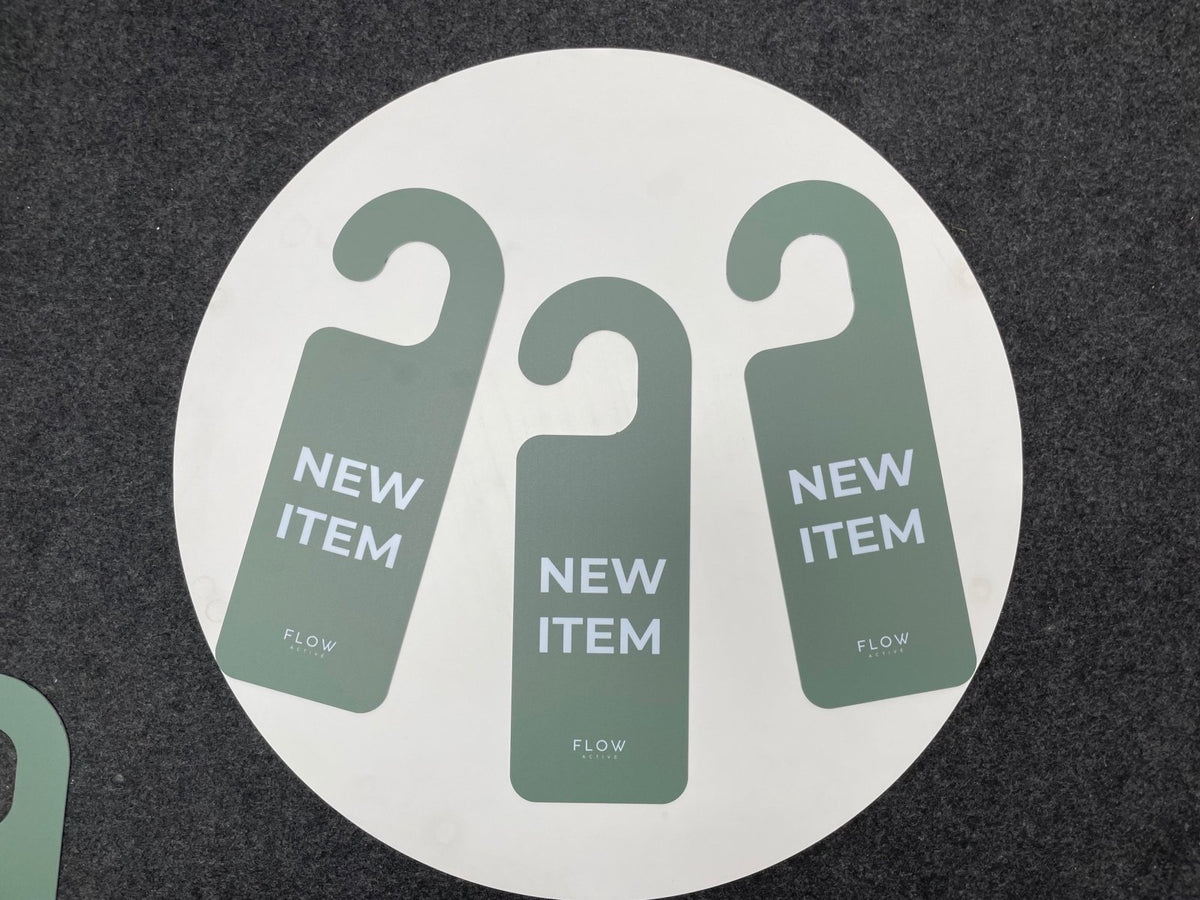 ป้ายแท็ก ป้าย Tag พิมพ์คมชัด ใช้เป็นป้ายสินค้า ป้ายราคา หรือป้ายโลโก้ เหมาะสำหรับร้านค้า งานอีเวนต์ และการโปรโมชันสินค้า