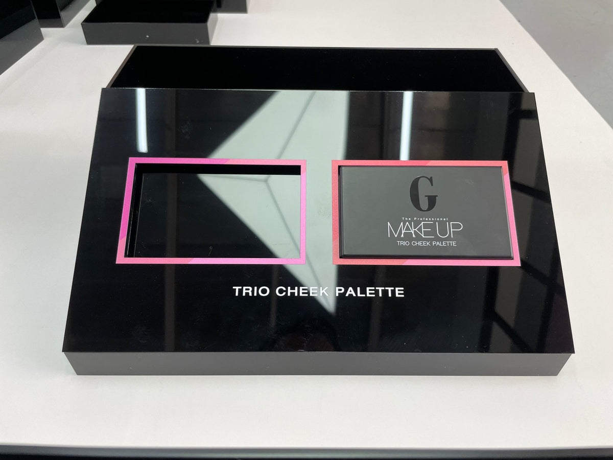 Shelf Display แท่นวางสินค้า แท่นวางเครื่องสำอาง ดีไซน์สวย เหมาะสำหรับโชว์สินค้าในร้านและงานโปรโมชัน