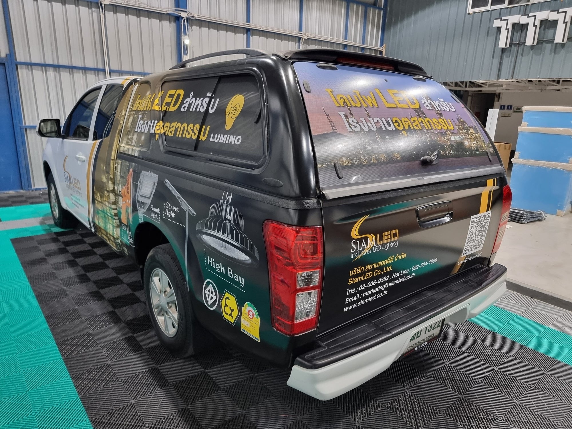 สติ๊กเกอร์ติดรถ Car Wrap แร็ปสติ๊กเกอร์ วัสดุคุณภาพสูง 3M พิมพ์คมชัด ติดทนทาน เหมาะสำหรับโฆษณาและตกแต่งรถทุกประเภท