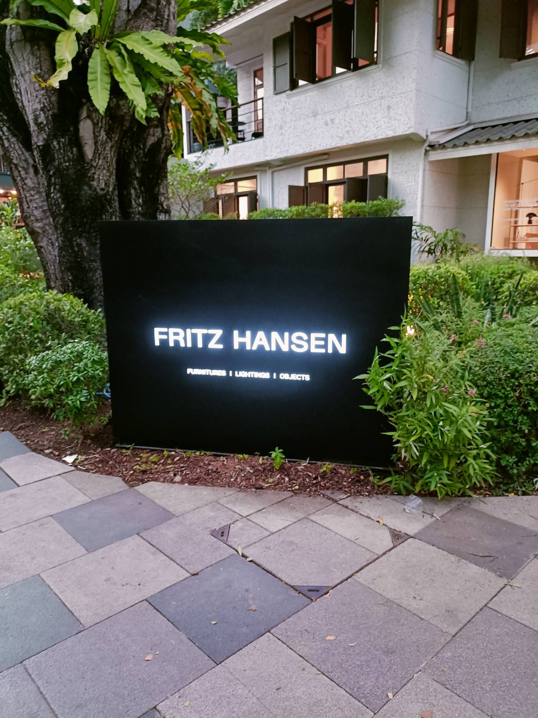 ป้ายกล่องไฟฉลุหน้า แสงไฟสวยโดดเด่น ดีไซน์พิเศษ เหมาะสำหรับป้ายร้านค้าและงานโฆษณา