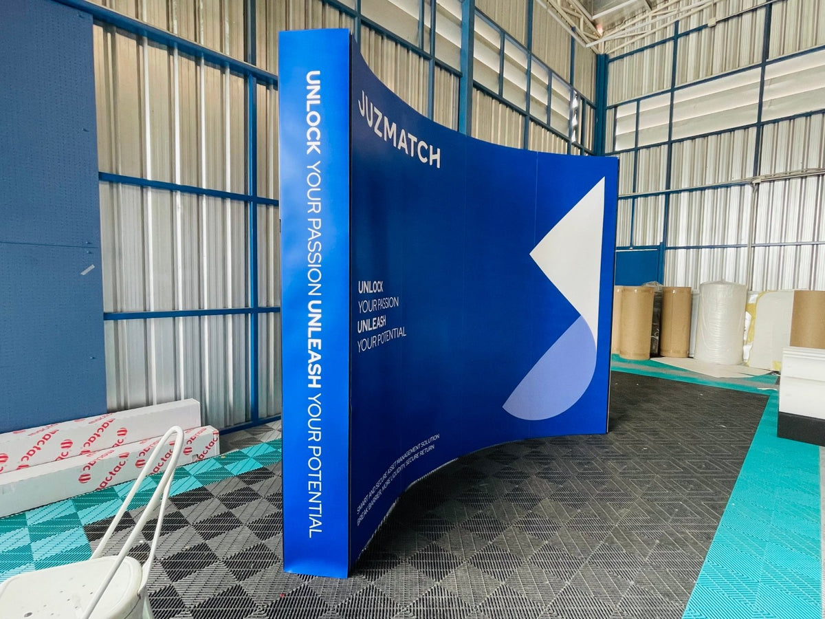 Backdrop แบคดรอปสำเร็จรูป พิมพ์คมชัด ติดตั้งง่าย เหมาะสำหรับงานอีเวนต์ นิทรรศการ และงานโปรโมชัน