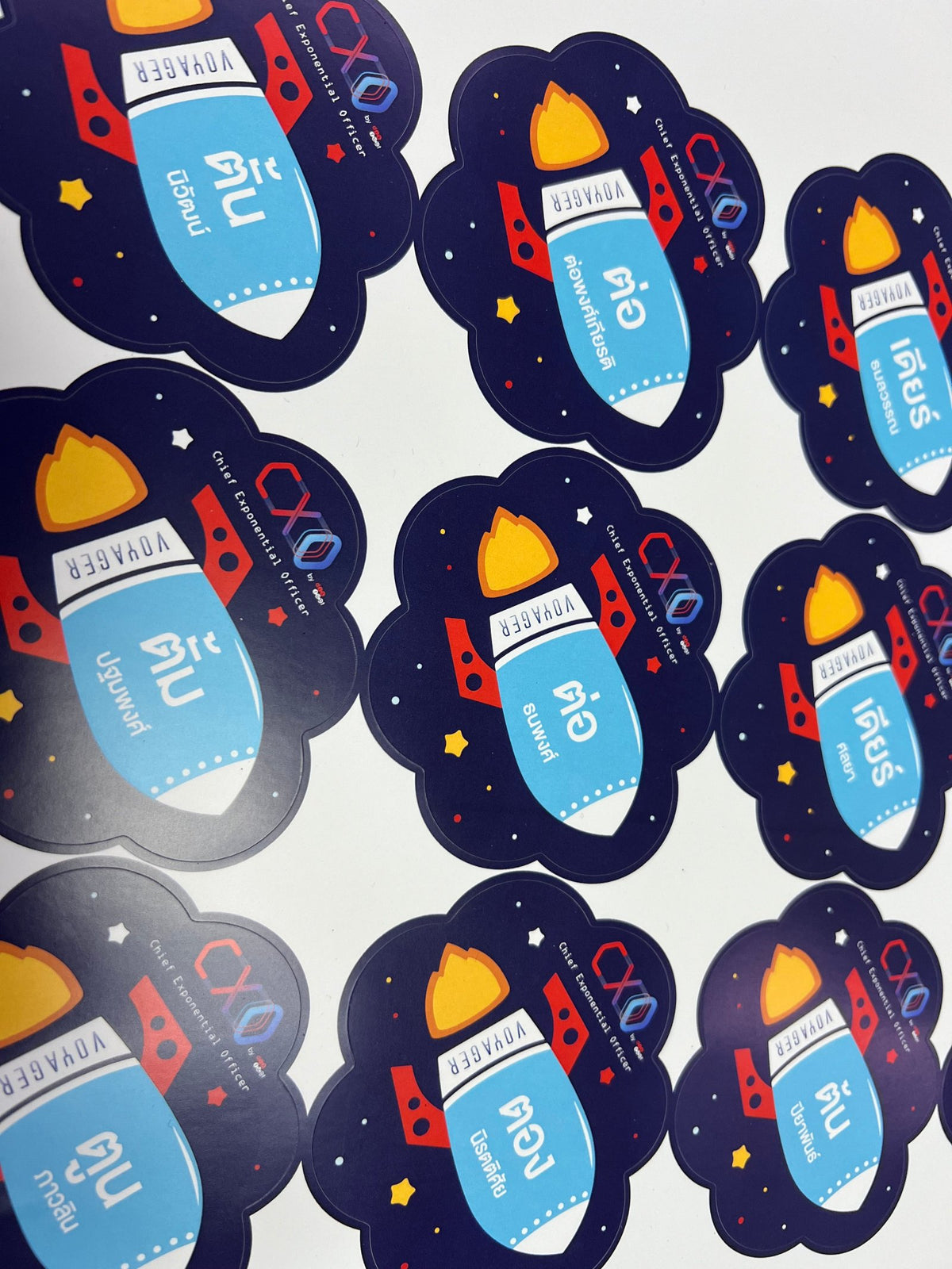 ฉลากสติ๊กเกอร์กันน้ำ PP สติ๊กเกอร์ไดคัท พิมพ์คมชัด ทนทาน กันน้ำ เหมาะสำหรับติดบรรจุภัณฑ์ สินค้า และงานโปรโมชัน