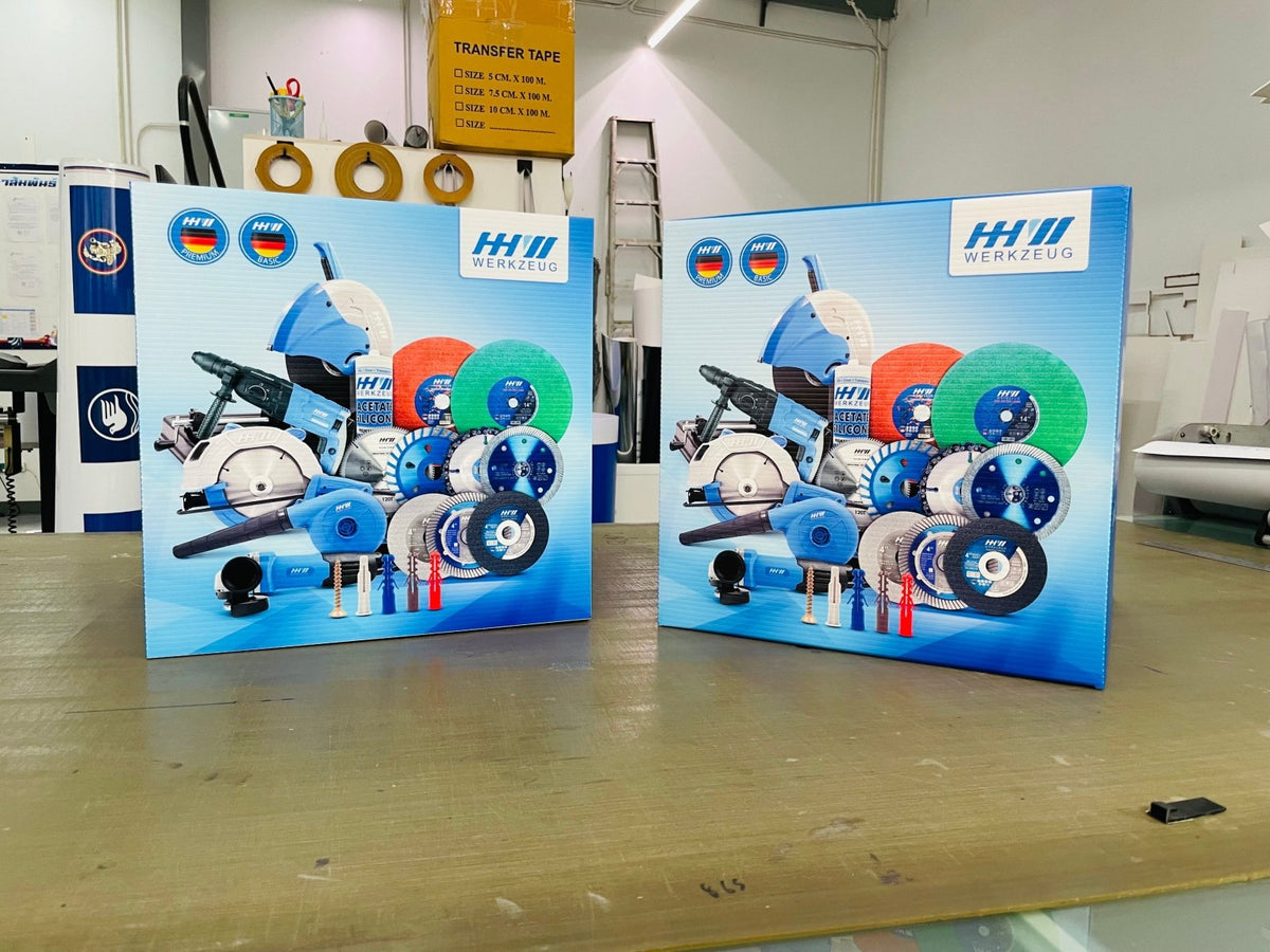 กล่องลูกเต๋า กล่องฟิวเจอร์บอร์ดทรงลูกเต๋า พิมพ์คมชัด เหมาะสำหรับงานอีเวนต์ และดิสเพลย์สินค้า