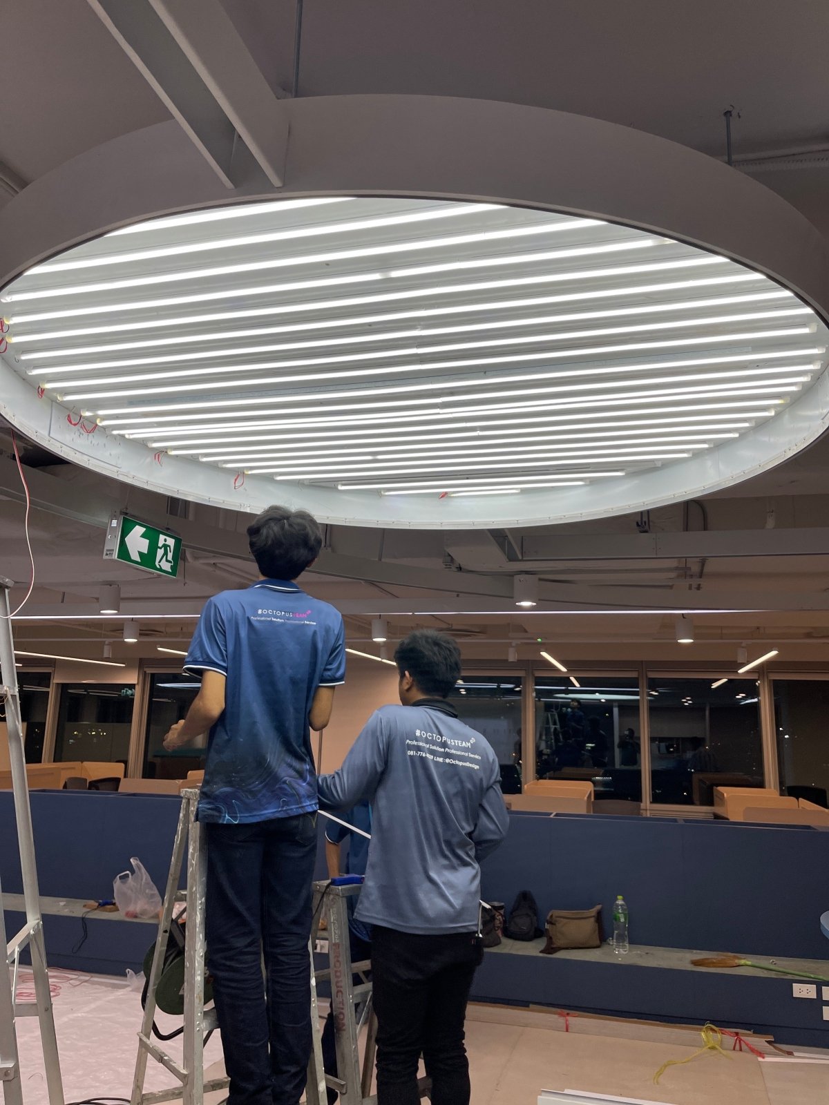 ฝ้ากล่องไฟผ้าบารีซอล Barrisol Stretched Ceiling กระจายแสงนุ่มนวล ดีไซน์หรูหรา เหมาะสำหรับออฟฟิศ ห้างสรรพสินค้า และโชว์รูม