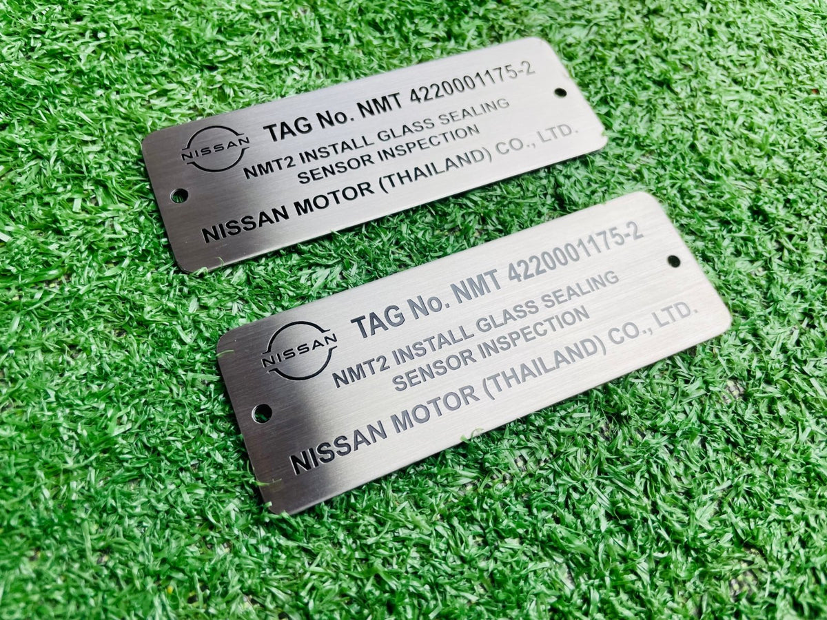 ป้ายเนมเพลท เนมแทก และป้ายกัดกรดเซาะร่อง ตัวอักษรคมชัด ทนทาน เหมาะสำหรับป้ายชื่อบริษัท เครื่องจักร และงานอุตสาหกรรม