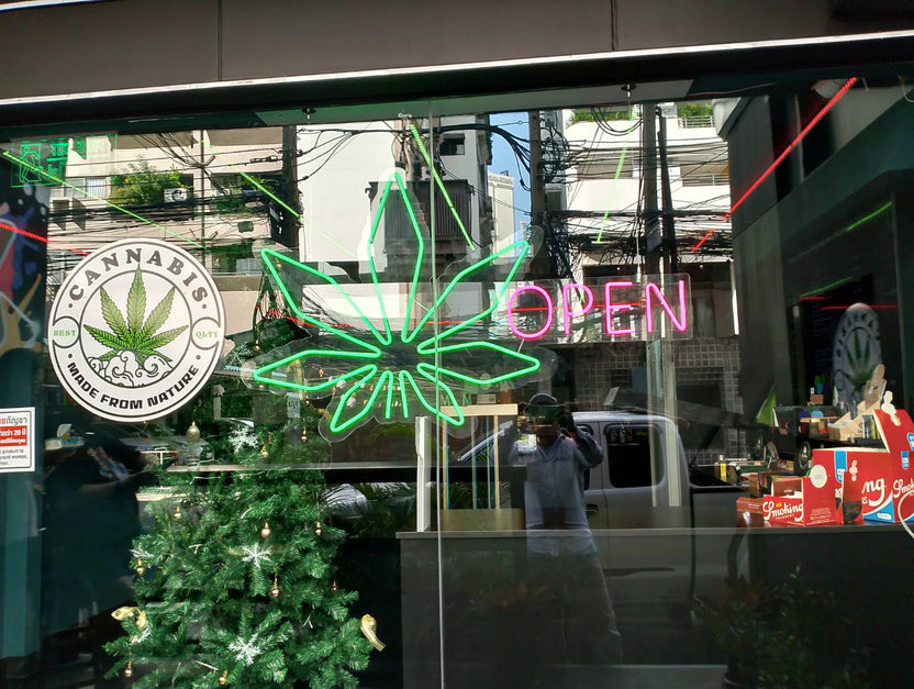 ป้ายไฟนีออน Neon Sign สีสันสดใส ดัดโค้งตามแบบ สวยงามสะดุดตา เหมาะสำหรับร้านอาหาร คาเฟ่ บาร์ และงานตกแต่ง