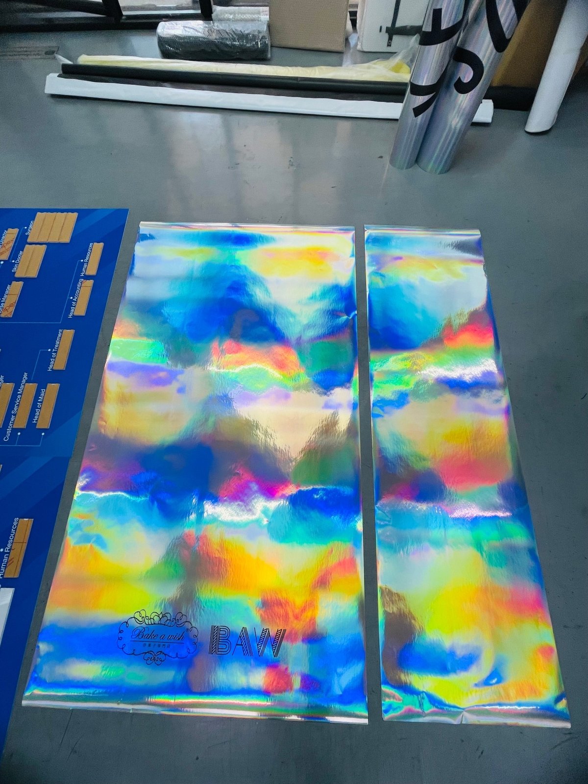 สติ๊กเกอร์โฮโลแกรม Hologram Sticker กันปลอม สะท้อนแสงหลากสี เพิ่มมูลค่าแบรนด์ เหมาะสำหรับฉลากสินค้า และงานพรีเมียม