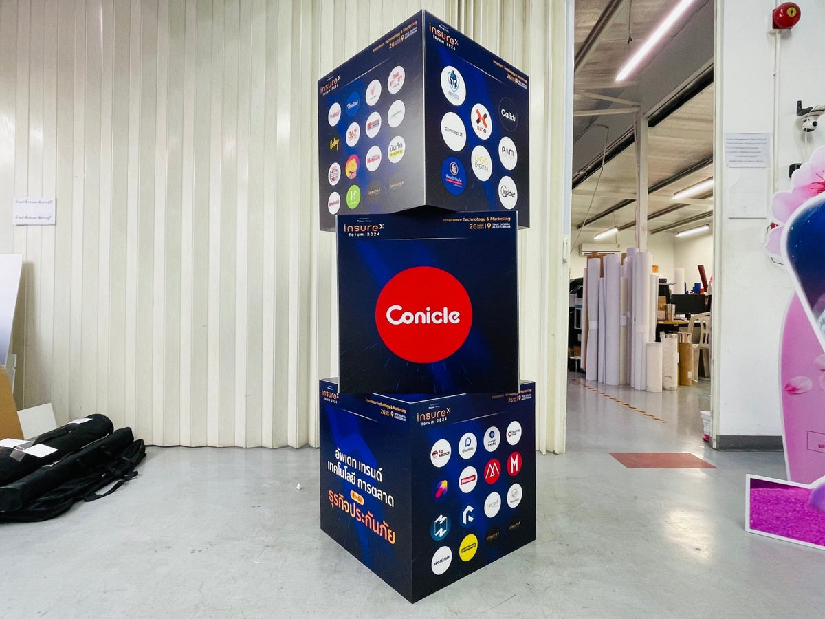 กล่องลูกเต๋า กล่องฟิวเจอร์บอร์ดทรงลูกเต๋า พิมพ์คมชัด เหมาะสำหรับงานอีเวนต์ และดิสเพลย์สินค้า