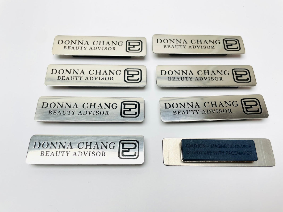 ป้ายชื่อติดอก ป้ายเข็มกลัด แม่เหล็ก เนมแทก ดีไซน์กะทัดรัด เหมาะสำหรับบริษัท และงานอีเวนต์