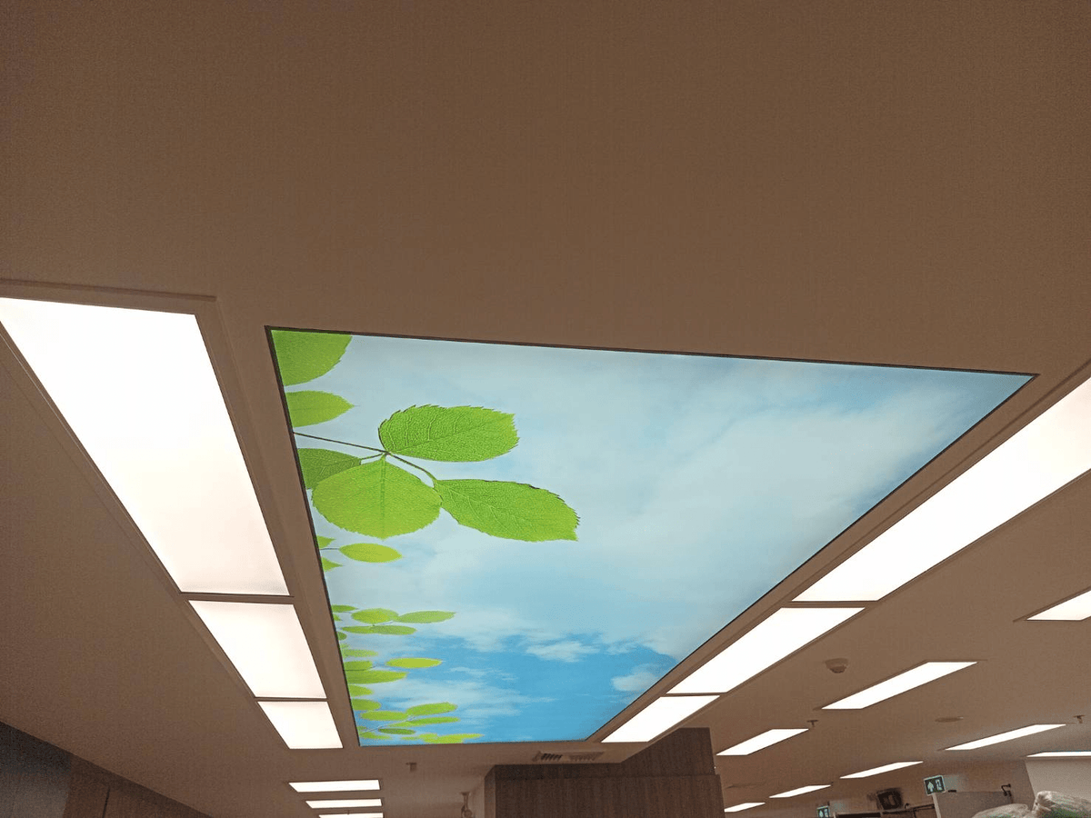 ฝ้ากล่องไฟผ้าบารีซอล Barrisol Stretched Ceiling กระจายแสงนุ่มนวล ดีไซน์หรูหรา เหมาะสำหรับออฟฟิศ ห้างสรรพสินค้า และโชว์รูม