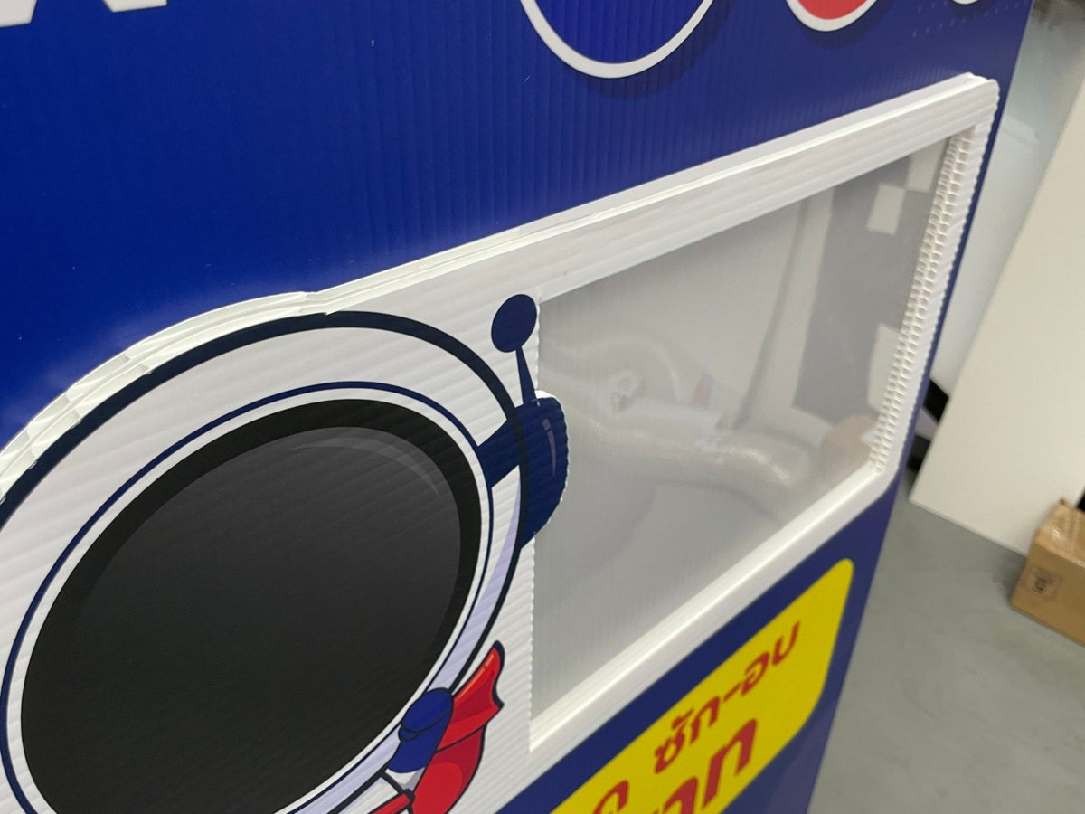 ป้ายสแตนดี้ Standee และป้ายฟิวเจอร์บอร์ดพร้อมขาตั้ง พิมพ์คมชัด น้ำหนักเบา เหมาะสำหรับงานอีเวนต์ โปรโมชัน และสื่อโฆษณา