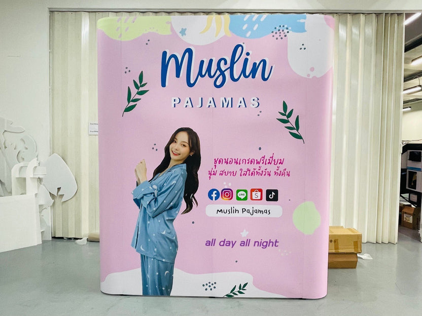 Backdrop แบคดรอปสำเร็จรูป พิมพ์คมชัด ติดตั้งง่าย เหมาะสำหรับงานอีเวนต์ นิทรรศการ และงานโปรโมชัน
