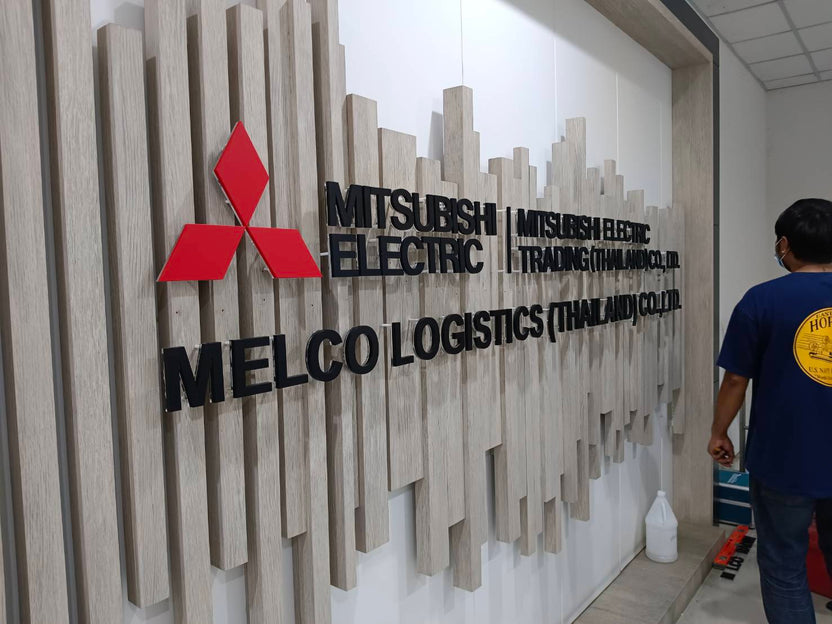 ป้ายอะคริลิค ชื่อบริษัท ติดผนัง พิมพ์ยูวีคมชัด ดีไซน์เรียบหรู เหมาะสำหรับออฟฟิศและองค์กร