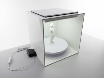 กล่องโชว์โมเดลมีไฟ LED สำหรับนักสะสม