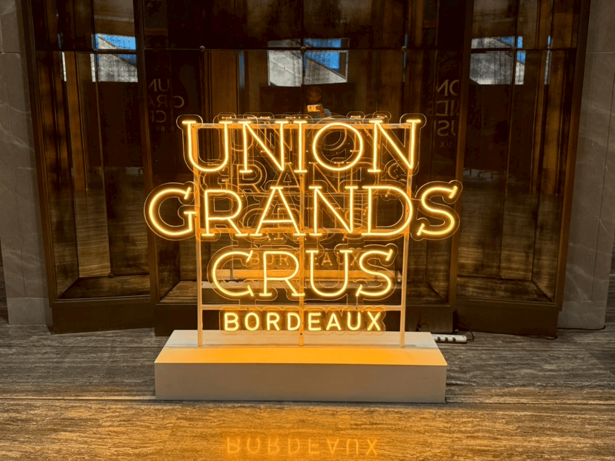 ป้ายไฟนีออน Neon Sign สีสันสดใส ดัดโค้งตามแบบ สวยงามสะดุดตา เหมาะสำหรับร้านอาหาร คาเฟ่ บาร์ และงานตกแต่ง