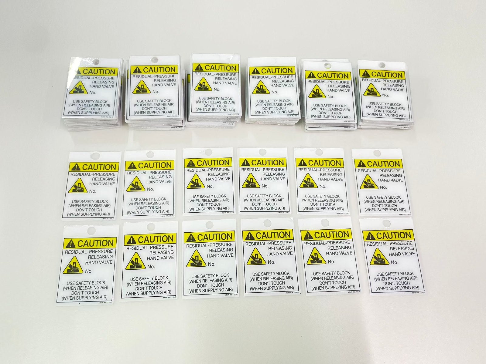 พิมพ์แผ่นใส พิมพ์พลาสติกใส และป้ายพลาสติก พิมพ์คมชัด ทนทาน โปร่งใส เหมาะสำหรับงานป้าย งานตกแต่ง และบรรจุภัณฑ์สินค้า