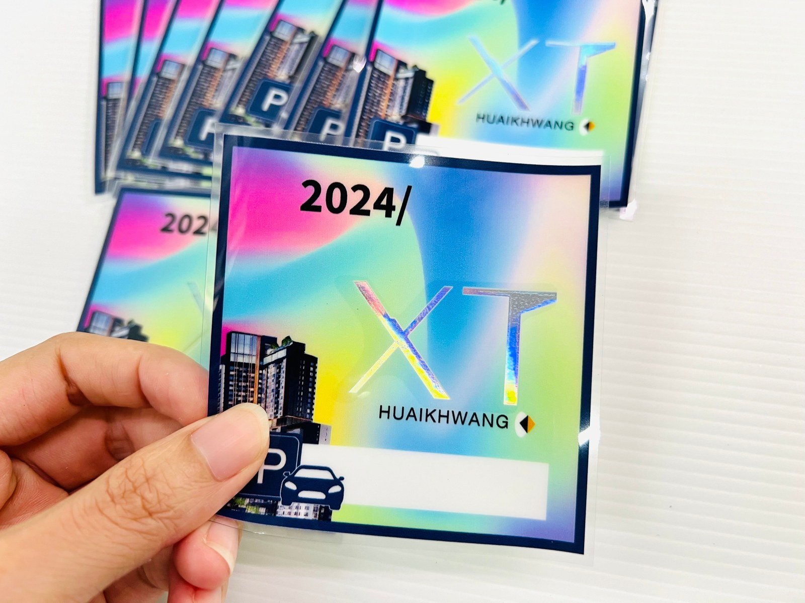 ติดกระจกด้านใน-นอก ทนแสง UV ไม่เหลืองง่าย สั่งผลิตได้