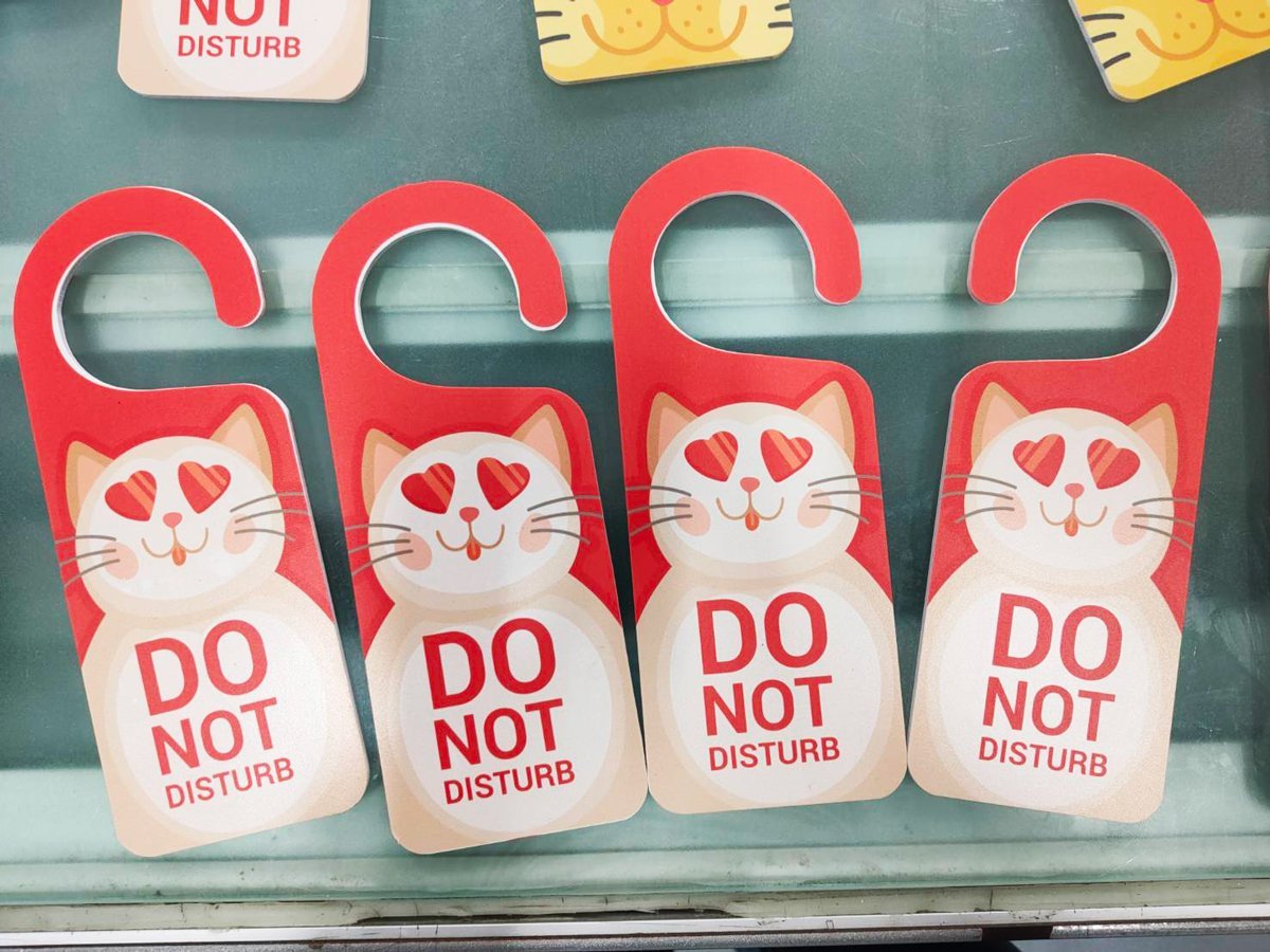 ป้ายแขวน ป้ายคล้องโซ่ และป้ายห้อย พิมพ์คมชัด แข็งแรง ใช้งานสะดวก เหมาะสำหรับป้ายร้านค้า ป้ายประชาสัมพันธ์ และงานอีเวนต์