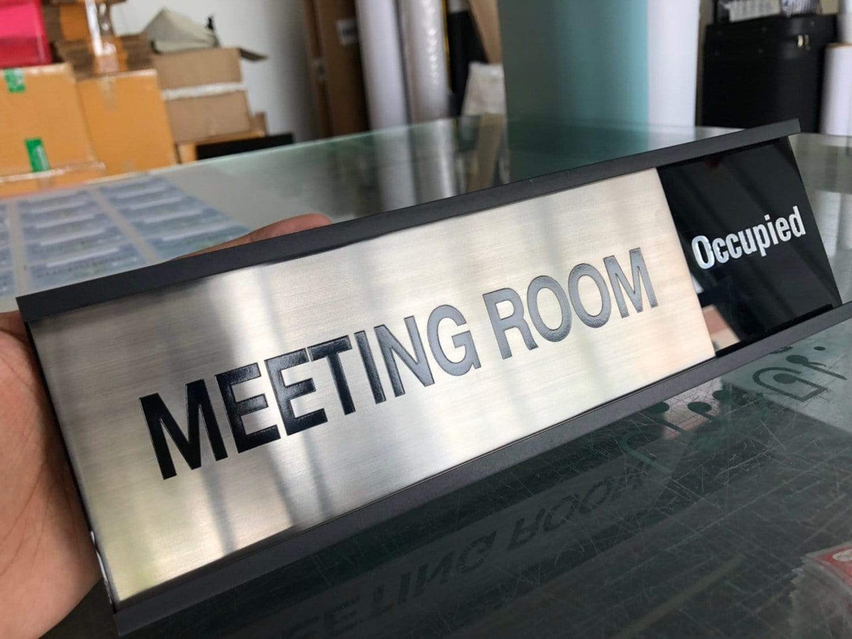 ป้ายสอด รางสอดป้ายหน้าห้อง และป้ายบอกชั้น ดีไซน์เรียบหรู ใช้งานสะดวก เหมาะสำหรับอาคารสำนักงาน โรงเรียน และโรงพยาบาล