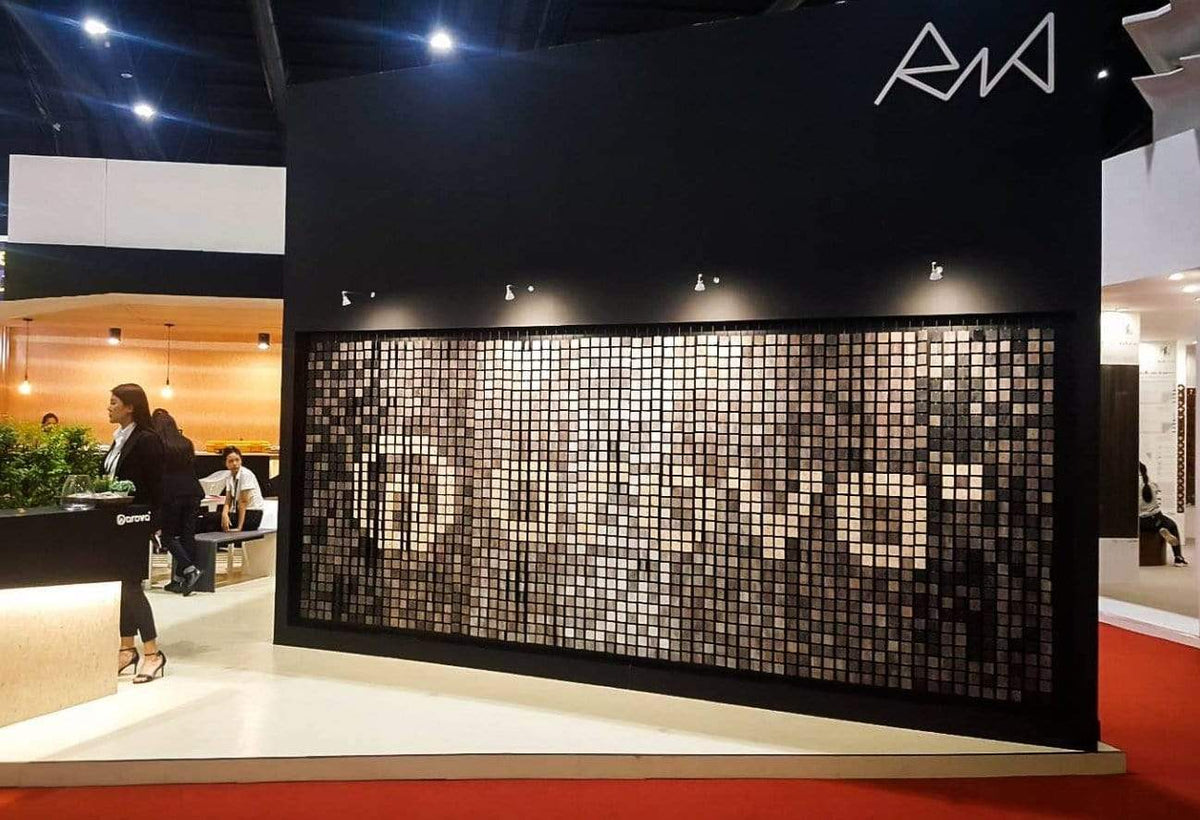 รับทำบูธแสดงสินค้า บูธออกงานอีเวนต์ และบูธ Expo ดีไซน์สวย พิมพ์คมชัด โครงสร้างแข็งแรง เหมาะสำหรับงานโปรโมชันและนิทรรศการ