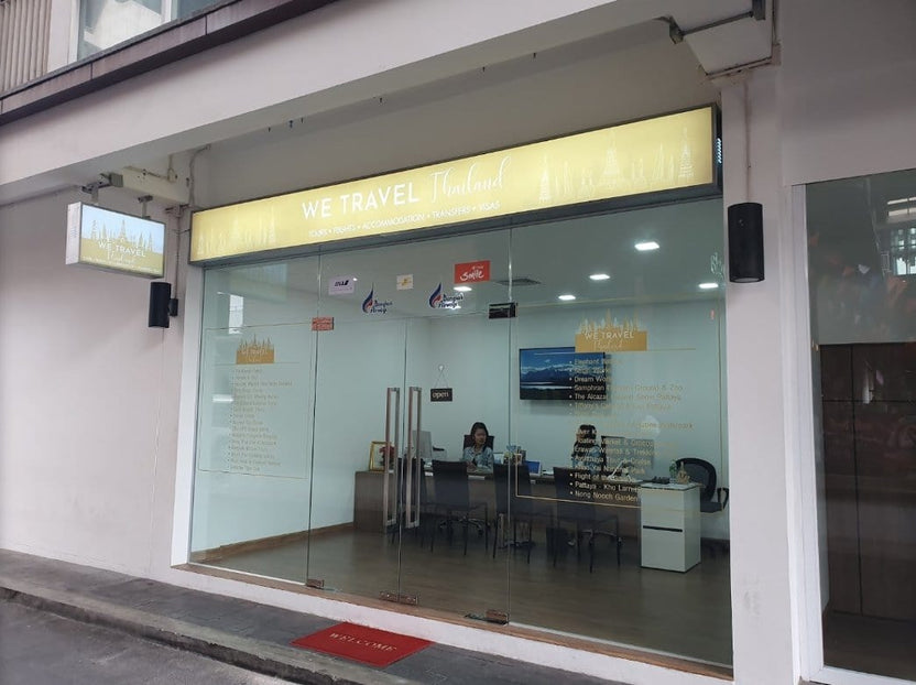 ป้ายกล่องไฟ ตู้ไฟ Light Box พิมพ์คมชัด สว่างเด่นชัดเจน เหมาะสำหรับป้ายโฆษณา หน้าร้าน และงานโปรโมชัน