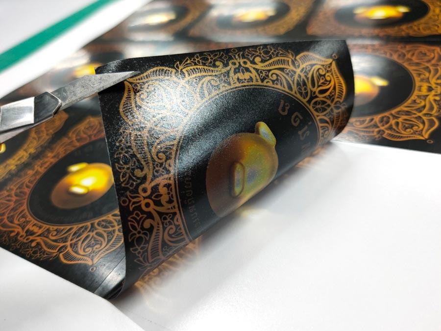 สติ๊กเกอร์ใส สติ๊กเกอร์ฉลากสินค้าใส พิมพ์คมชัด ติดแนบเนียน เหมาะสำหรับบรรจุภัณฑ์ สินค้า เครื่องสำอาง และงานโปรโมชัน