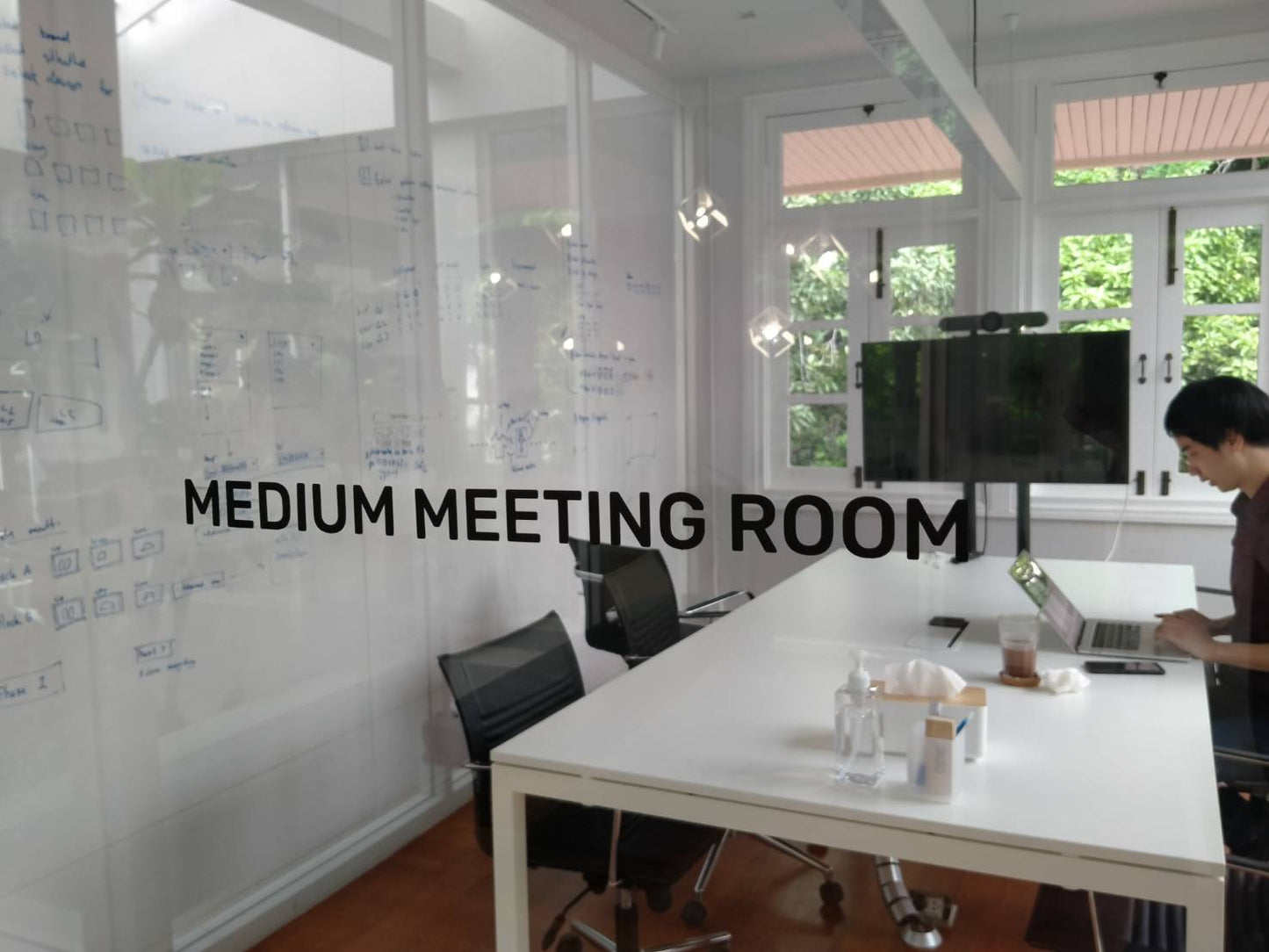 ป้ายหน้าห้อง ป้ายห้องประชุม ป้ายแผนก - Octopus Media Solutions