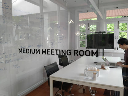 ป้ายหน้าห้อง ป้ายห้องประชุม ป้ายแผนก - Octopus Media Solutions