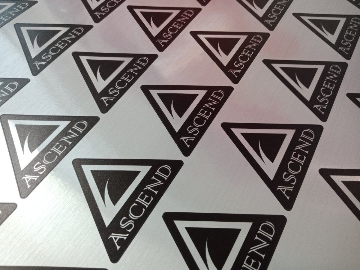 สติ๊กเกอร์สีทอง และสติ๊กเกอร์สีเงิน พิมพ์หรูหรา เพิ่มมูลค่าสินค้า เหมาะสำหรับฉลากบรรจุภัณฑ์ งานพรีเมียม และงานตกแต่ง