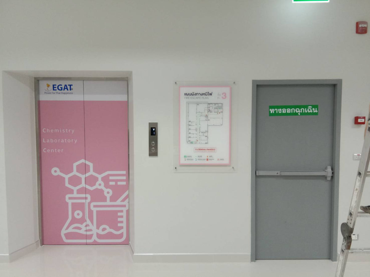 บอร์ดประชาสัมพันธ์อะคริลิค และกรอบอะคริลิคติดผนัง แข็งแรง โปร่งใส เหมาะสำหรับประกาศ โปสเตอร์ เมนู และงานแสดงข้อมูล