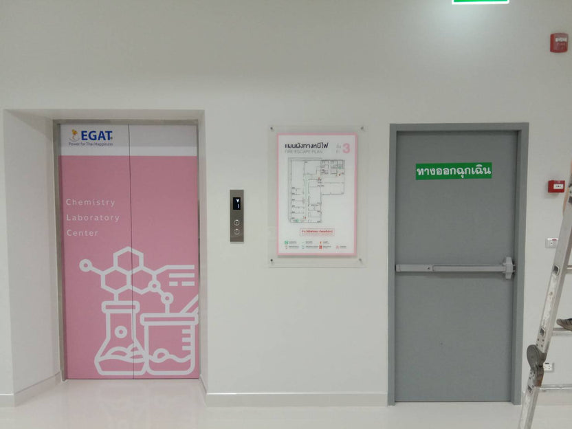 บอร์ดประชาสัมพันธ์อะคริลิค และกรอบอะคริลิคติดผนัง แข็งแรง โปร่งใส เหมาะสำหรับประกาศ โปสเตอร์ เมนู และงานแสดงข้อมูล