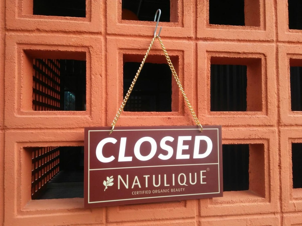 ป้ายแขวน ป้ายคล้องโซ่ และป้ายห้อย พิมพ์คมชัด แข็งแรง ใช้งานสะดวก เหมาะสำหรับป้ายร้านค้า ป้ายประชาสัมพันธ์ และงานอีเวนต์