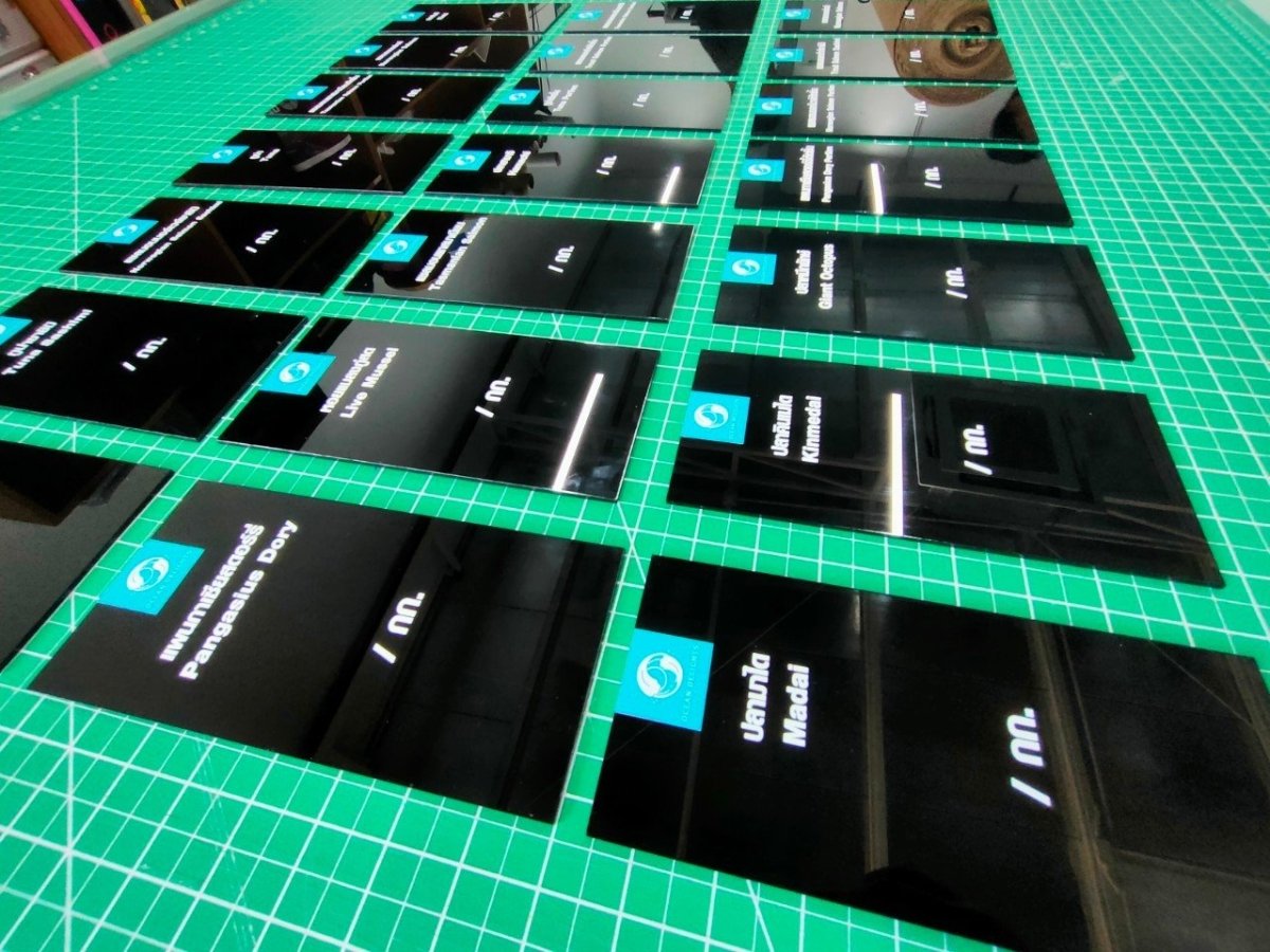 พิมพ์สกรีนยูวี รับสกรีนโลโก้ Print UV Inkjet งานพิมพ์คมชัด ทนทาน เหมาะสำหรับวัสดุหลากหลาย เช่น ไม้ โลหะ และอะคริลิค