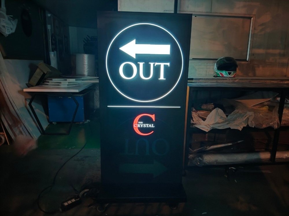 ป้ายกล่องไฟ ตู้ไฟ Light Box พิมพ์คมชัด สว่างเด่นชัดเจน เหมาะสำหรับป้ายโฆษณา หน้าร้าน และงานโปรโมชัน