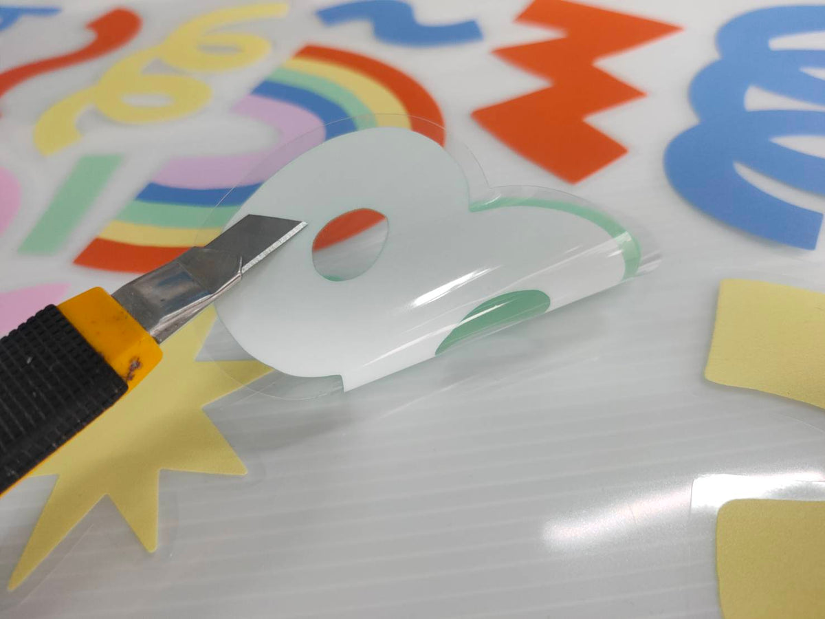 พิมพ์สกรีนยูวี รับสกรีนโลโก้ Print UV Inkjet งานพิมพ์คมชัด ทนทาน เหมาะสำหรับวัสดุหลากหลาย เช่น ไม้ โลหะ และอะคริลิค