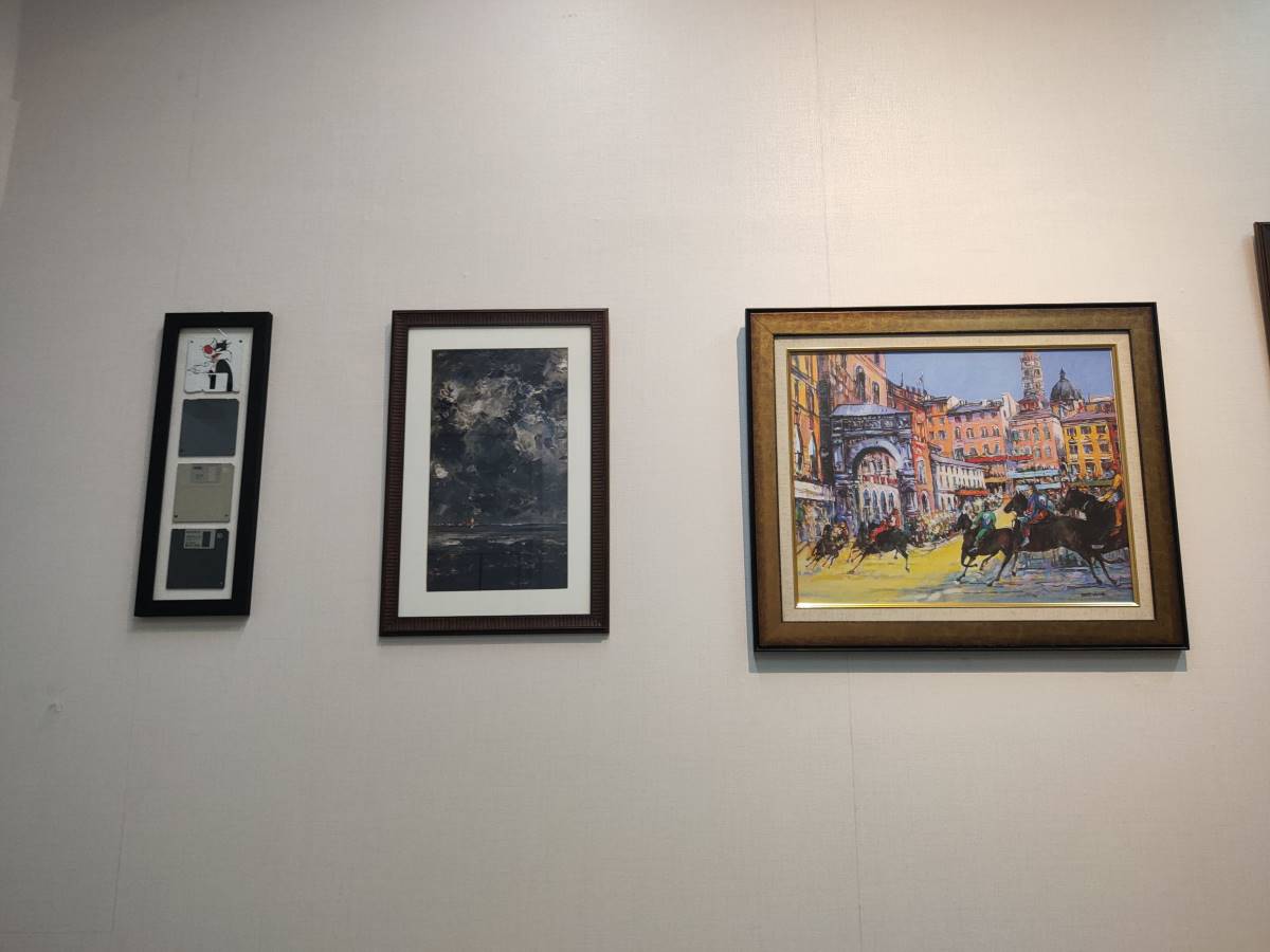 รูปติดผนัง ภาพแคนวาส และรูปกรอบลอย พิมพ์คมชัด สีสวยทนทาน เหมาะสำหรับตกแต่งบ้าน ร้านค้า และออฟฟิศ