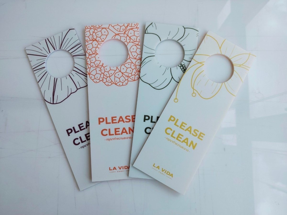 ป้ายแขวน ป้ายคล้องโซ่ และป้ายห้อย พิมพ์คมชัด แข็งแรง ใช้งานสะดวก เหมาะสำหรับป้ายร้านค้า ป้ายประชาสัมพันธ์ และงานอีเวนต์