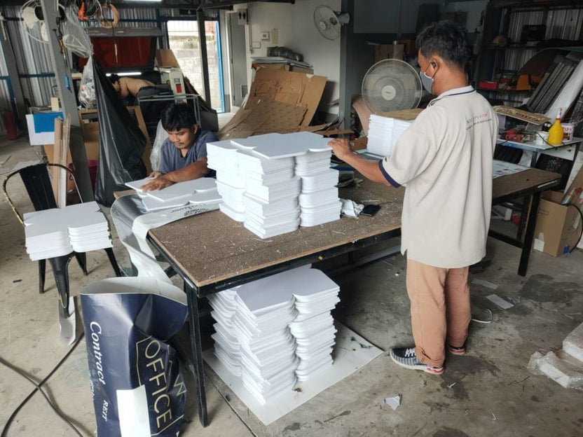 แผ่นอะคริลิก ฉลุตัวอักษร แผ่นซิงค์ไดคัทลายภาษาอังกฤษ งานฉลุ die cut