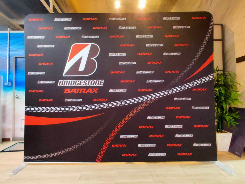 แบคดรอปผ้า ออกบูธ สำเร็จรูป - Octopus Media Solutions