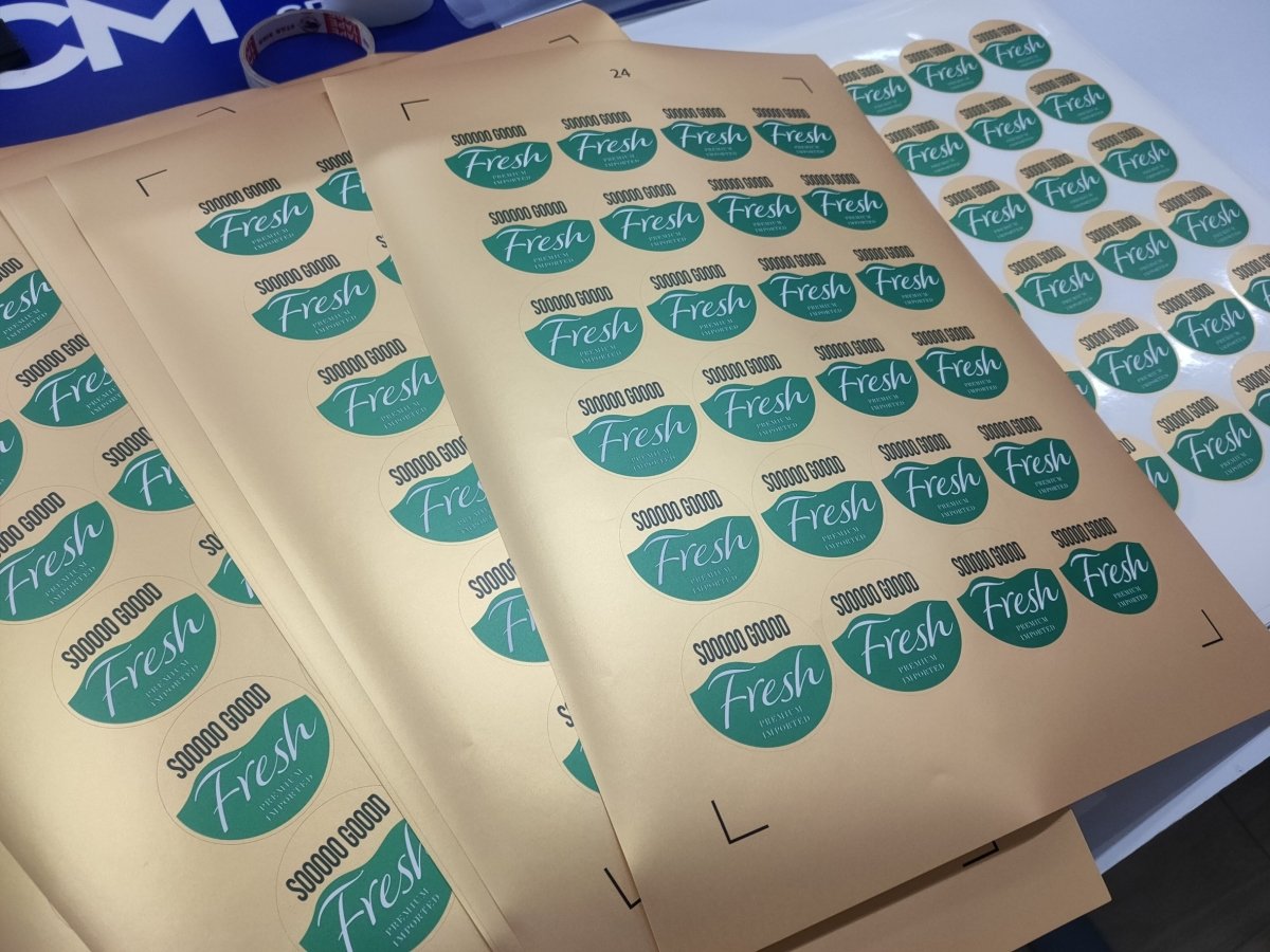 สติ๊กเกอร์สีทอง และสติ๊กเกอร์สีเงิน พิมพ์หรูหรา เพิ่มมูลค่าสินค้า เหมาะสำหรับฉลากบรรจุภัณฑ์ งานพรีเมียม และงานตกแต่ง